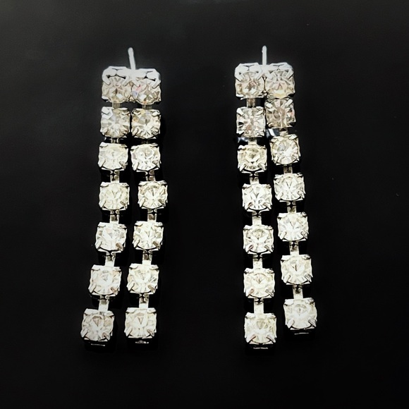 ✨Stunning VTG Custom Long Rhinestones Earrings - Picture 1 of 2